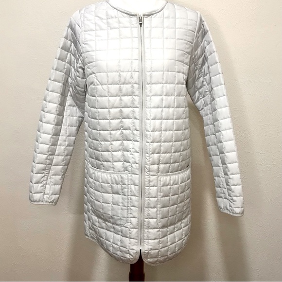 Athletic Works Jackets & Blazers - Athletic Works light gray quilted hip length jacket. Size S (4-6)